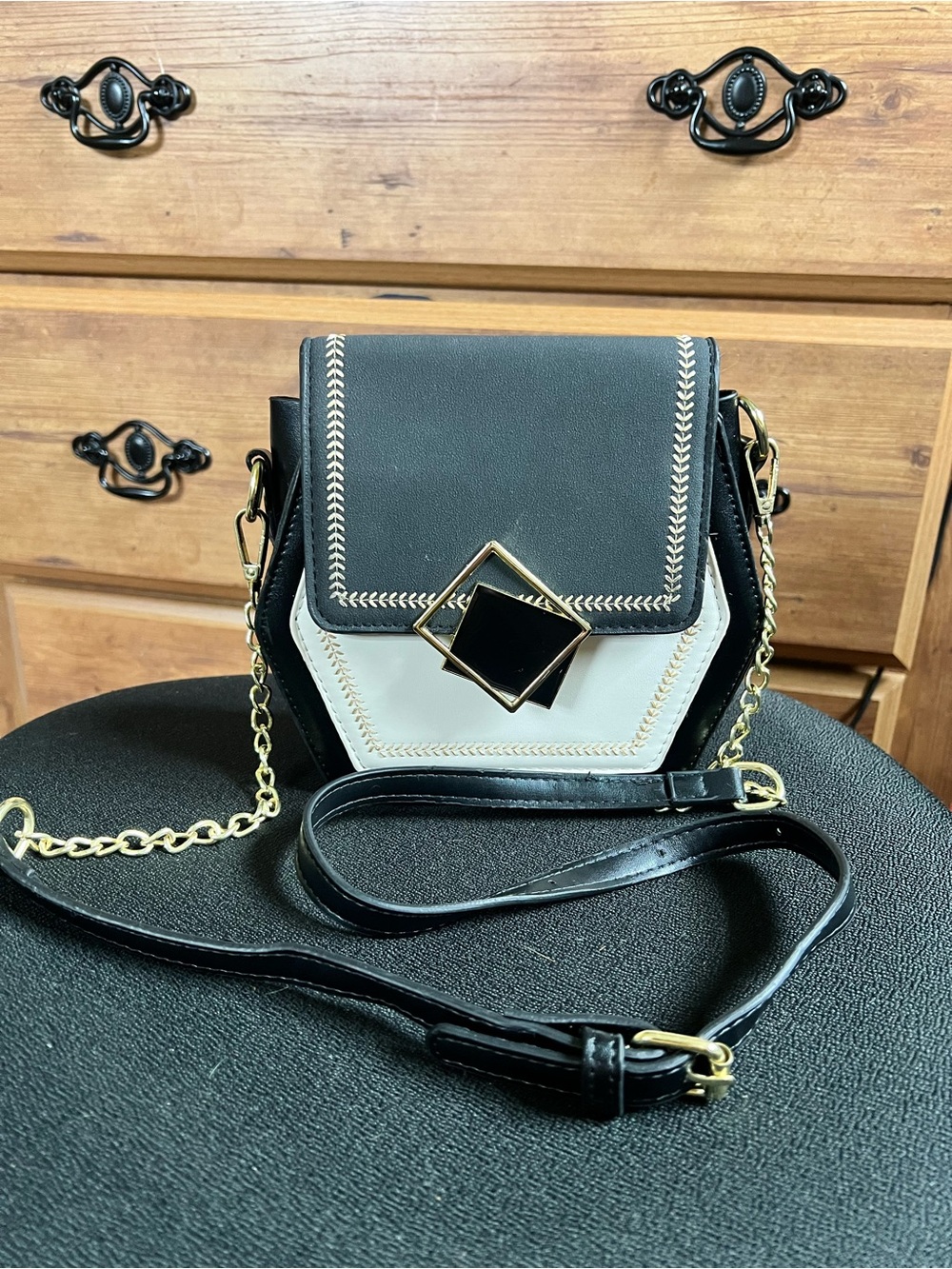SHEIN Black & White Geometric Crossbody with Gold Accent